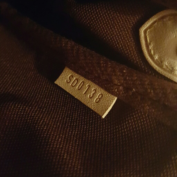 Authentic Louis Vuitton Favorite Mm Monogram - Picture 7 of 8